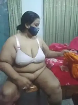 momo_loves Chat XXX live