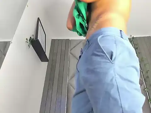 AndrewKenoxx_: онлайн-секс-чат