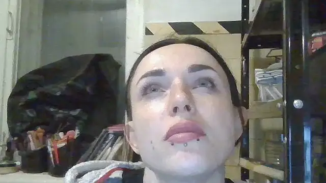 Trinsy_Love Chat XXX in diretta