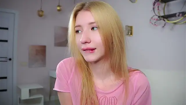 Chat +18 de SunnivaCovil ao vivo