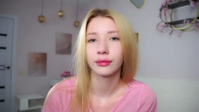 SunnivaCovil élő XXX-chatje