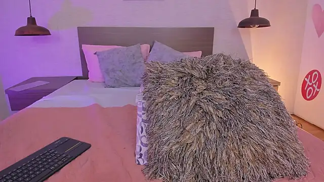 KatyrouseeのライブXXXチャット