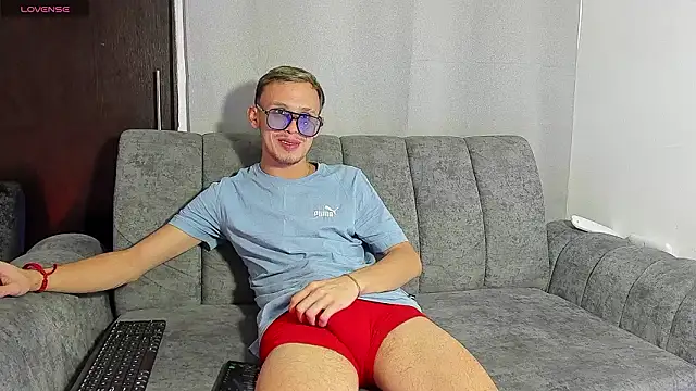 Two_sexboys: διαδικτυακό σόου στην κάμερα