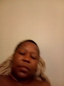 lah17 Show in webcam