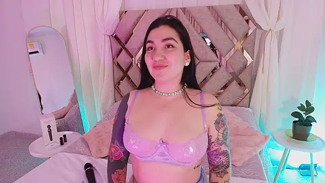 KathiaJenner's Live XXX Chat