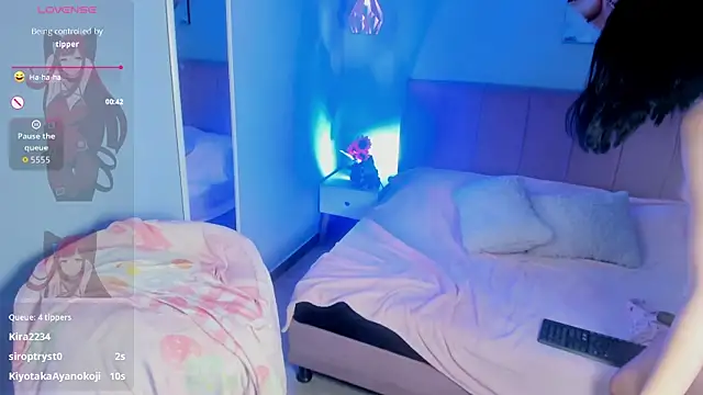 ela_petit 现场XXX聊天