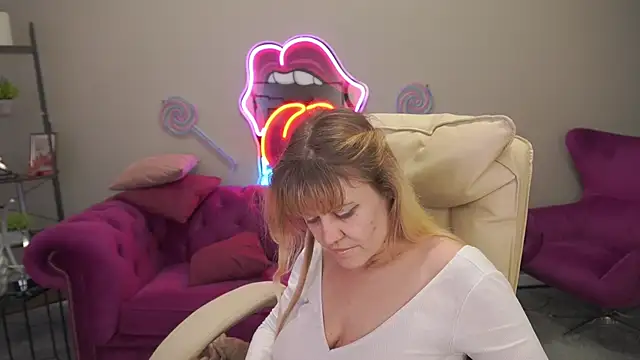 BellaLaPetit Obrolan Langsung XXX