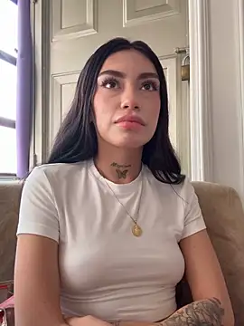 Bonny_Eva Adlı Modelin Canlı XXX Sohbeti