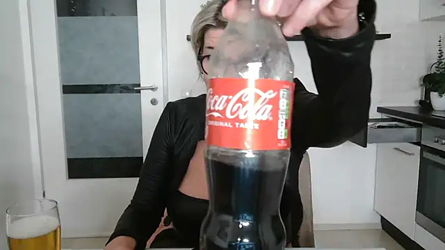 Pertunjukan Kamera Web hexe40002