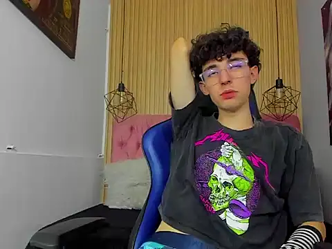 Syriussz Adlı Modelin Canlı XXX Sohbeti