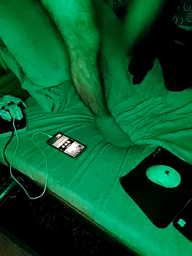 Naughtyboy122: онлайн-секс-чат