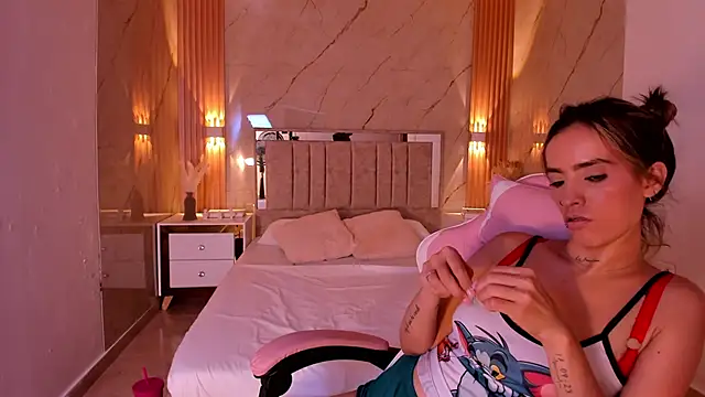 your_whore_Salome Chat XXX in diretta