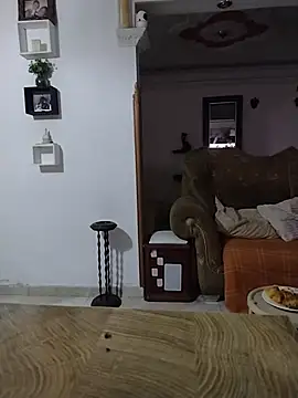 Juanstevan2724 Adlı Modelin Canlı XXX Sohbeti