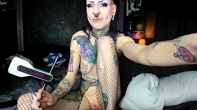 Purple_Coffin666 Adlı Modelin Canlı XXX Sohbeti