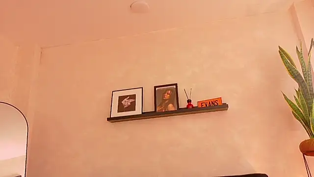 EmmyEvans1 Live XXX Chat