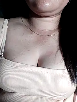 Reina_Fcup01 Adlı Modelin Canlı XXX Sohbeti