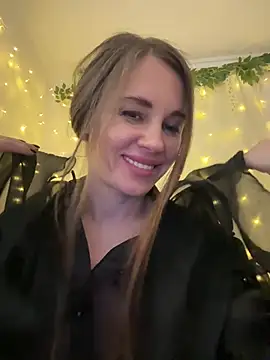 LucieMackのライブXXXチャット