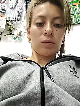 Tefannyy_ Chat XXX in diretta