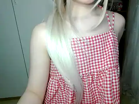 Show modela _Shizukaa_ na web-kameri