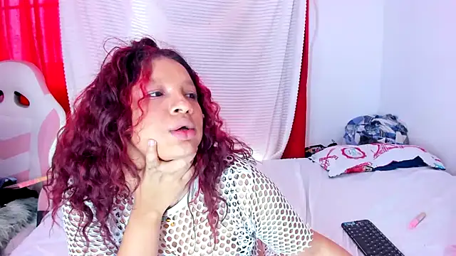 Chat XXX en directo de Emily_Coper18