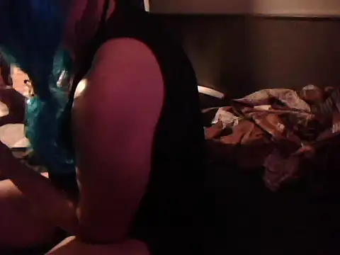 slutviki: διαδικτυακό σόου στην κάμερα