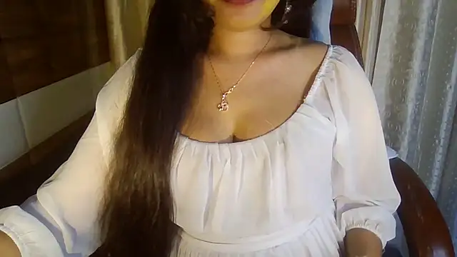 Chat +18 de Yashika_Loves ao vivo