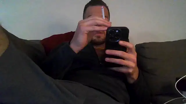 XXX chat uživo modela cheekycherryx