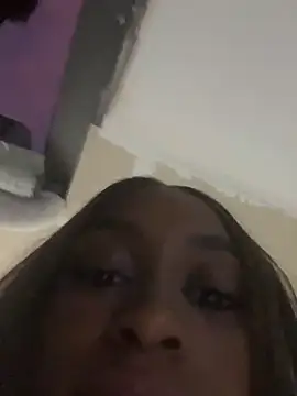 LiaTrainor Live XXX-Chat