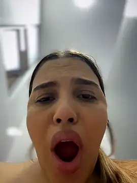 Colibri_xxx Chat XXX in diretta