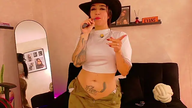 Chatroom XXX en direct de EmmyEvans1