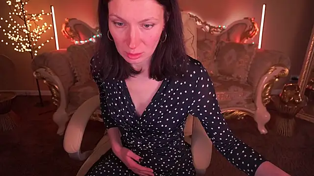 Show modela AmiraGoldd na web-kameri