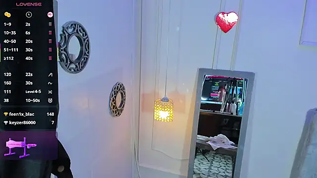 bigboobs_violeta: απευθείας συνομιλία ΧΧΧ