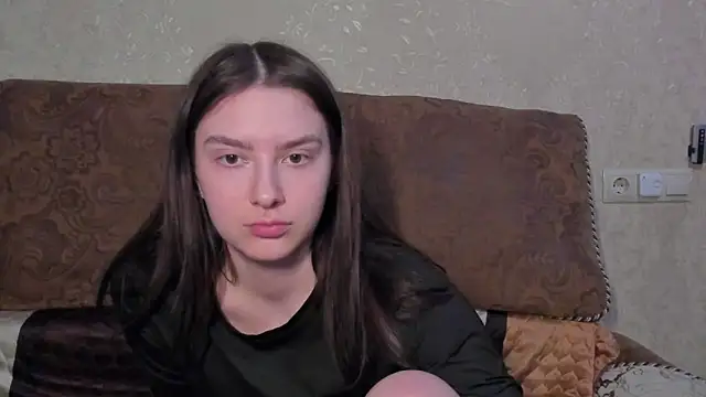 Chat +18 de love_lina_muuur ao vivo