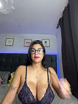 Czat XXX na żywo – lovely_violet13