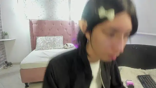 loverisu-coral webcam show