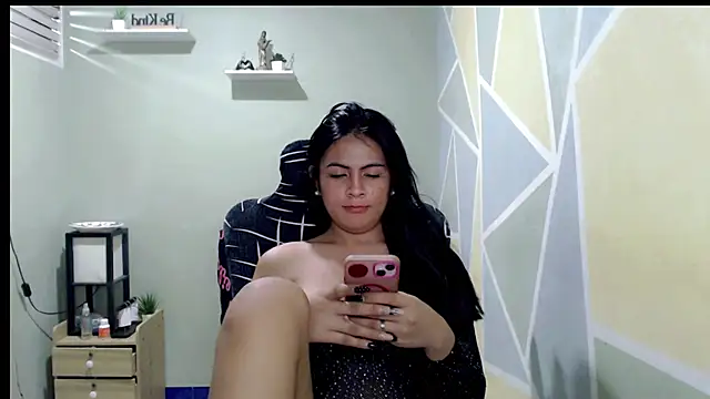 Pretty_mica Chat XXX in diretta