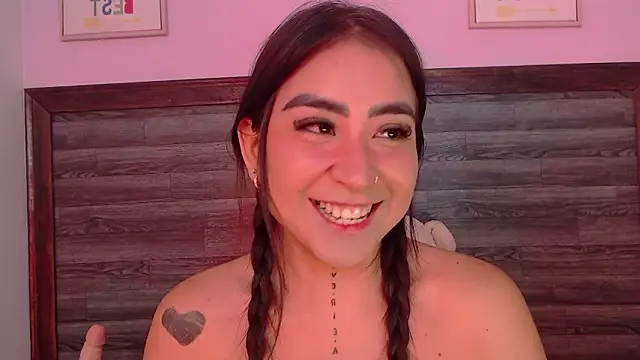 Chatroom XXX en direct de AdaaMillan