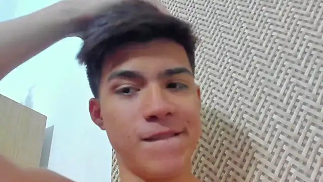 XXX chat uživo modela willy_sexxx18