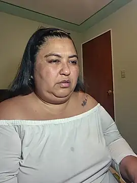 XXX chat uživo modela curvy_diva_