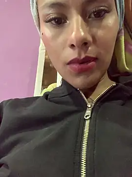 Emily-Fire Live XXX-chat