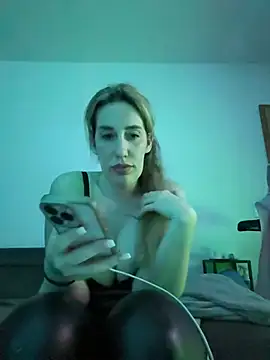 XXX chat uživo modela JuliaPrivat