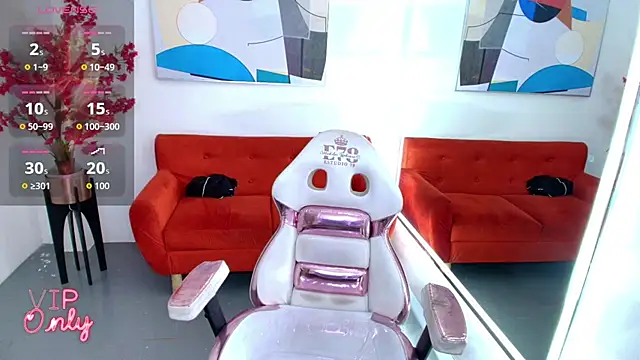 XXX chat uživo modela Megan_vixeen