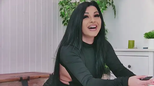 Pokazy przed kamerką – EmilyColle_