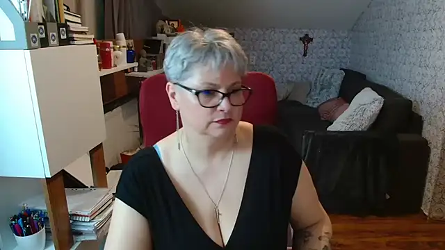 bigtits4you Adlı Modelin Canlı XXX Sohbeti