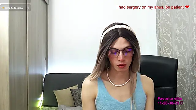 Andy_Roses Show in webcam