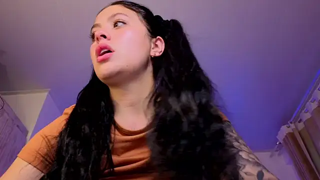 Victoryyy_ Chat XXX in diretta