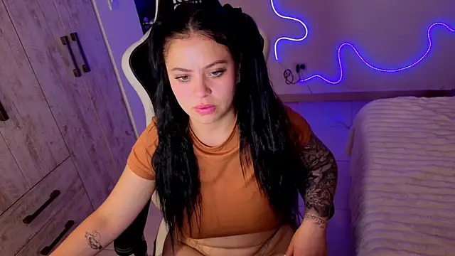 Victoryyy_ Adlı Modelin Canlı XXX Sohbeti