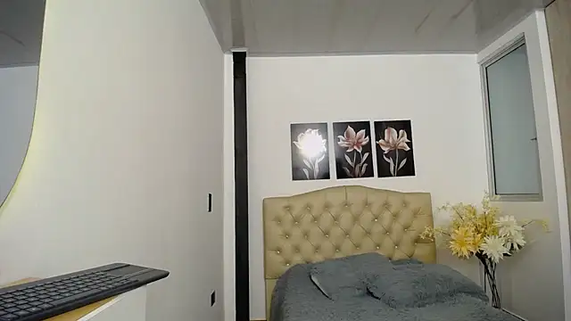 pinky_f00x Live XXX Chat