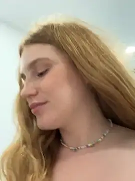 SunnyGrinn Live XXX chat