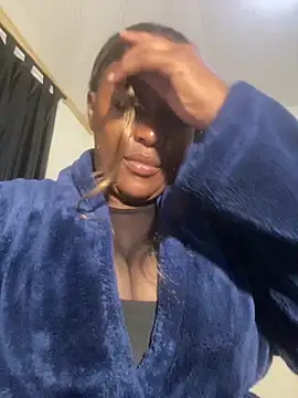 Cardiebae89: онлайн-секс-чат